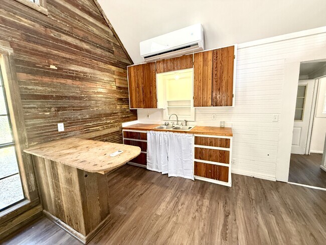 Foto del edificio - 535 Woodlawn Dr