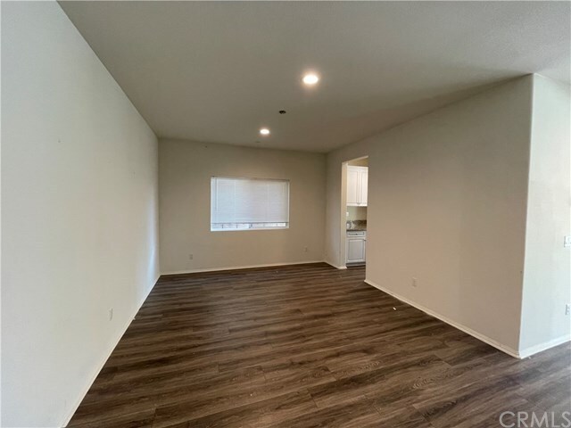 Foto del edificio - 3232 S Newton Ave