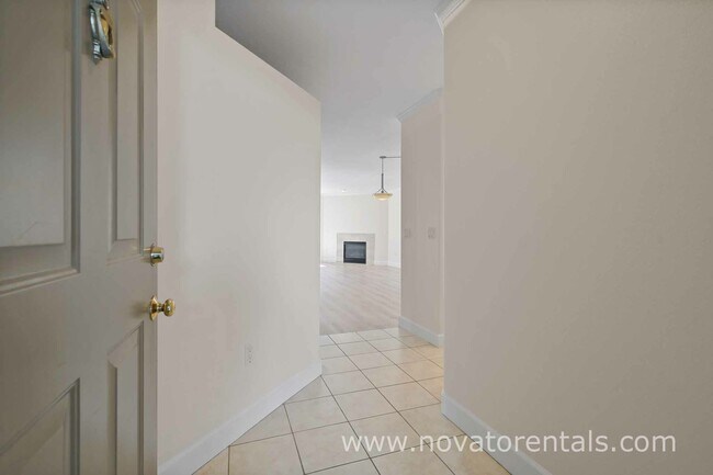 Foto del edificio - 852 Diablo Ave