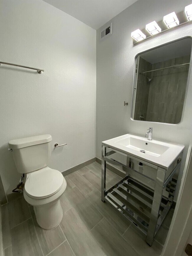Building Photo - 4724 Walden Cir