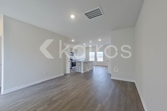 Building Photo - 2097 Banyan Cir
