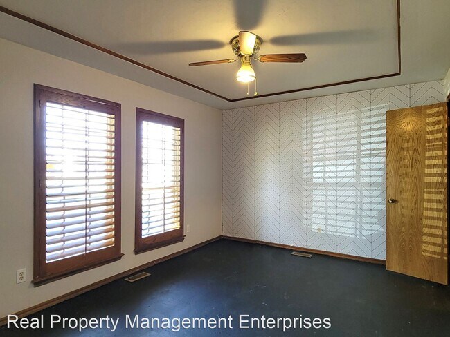 Foto del edificio - 4 br, 2 bath House - 9400 S Villa Ave