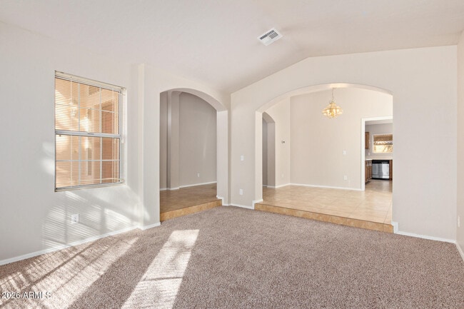 Building Photo - 5682 W Ross Dr