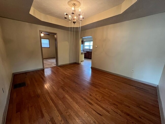 Building Photo - Charming 3 bedroom - 2 bath house in Normal