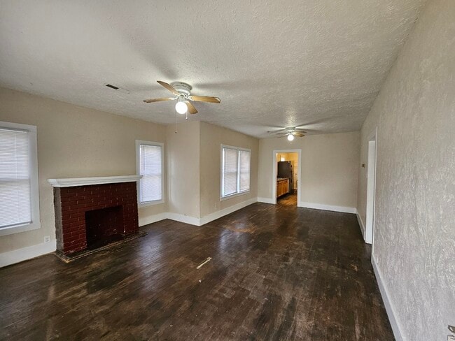 Building Photo - 1202 S 12th St