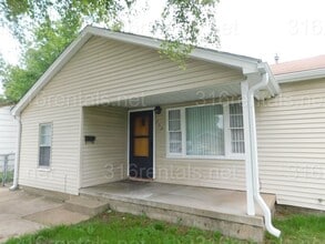 Building Photo - 702 S Edwards St