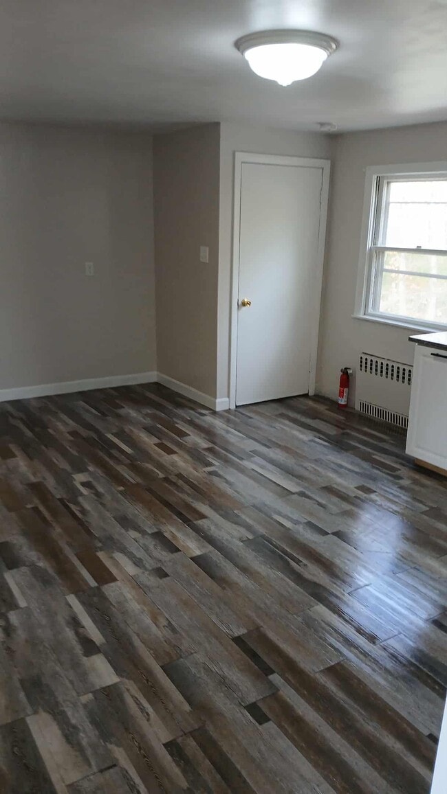 Building Photo - 17 Ontario Ave