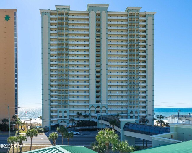 Foto del edificio - 17757 Front Beach Rd