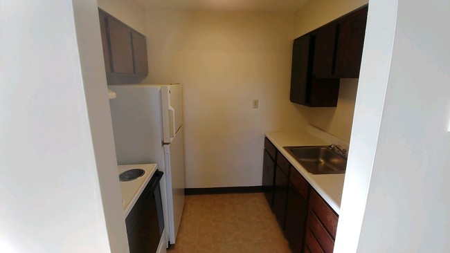 Building Photo - 104 Gale Ct