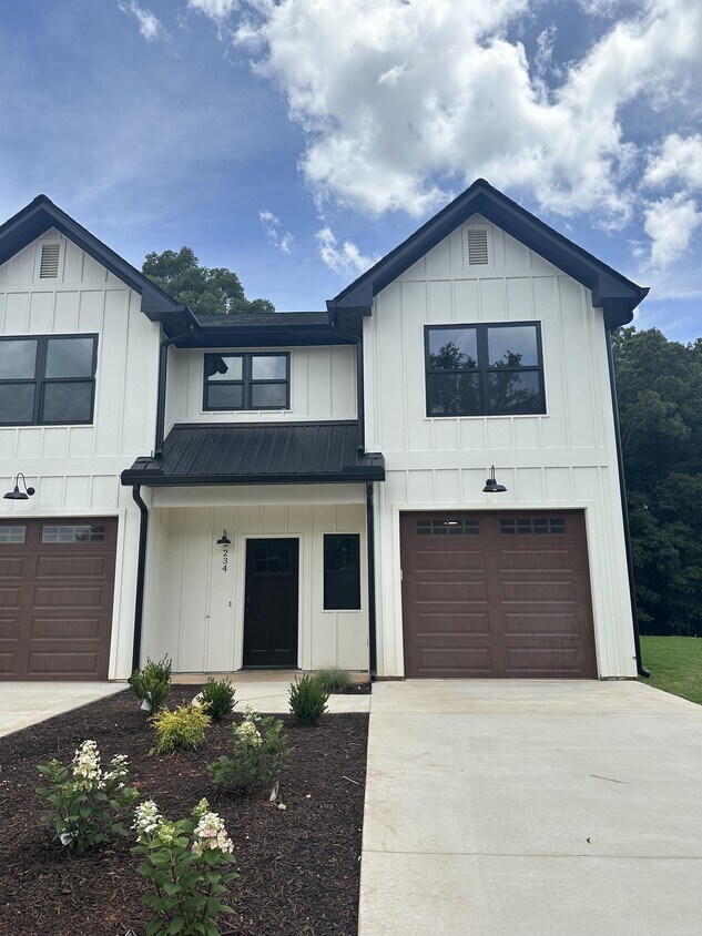 234 Bowers Ests Dr, Hartwell, GA 30643 Townhome Rentals in Hartwell