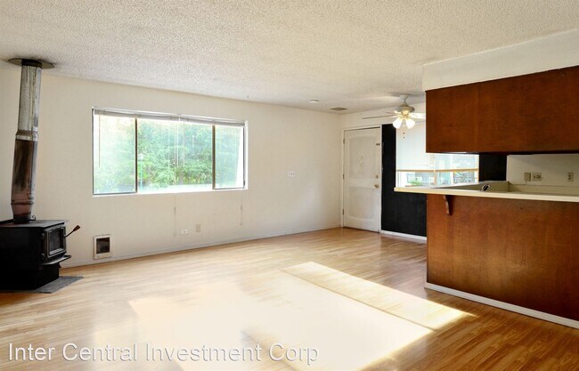 Building Photo - 2 br, 1 bath House - 13959 SE 173rd Place  4