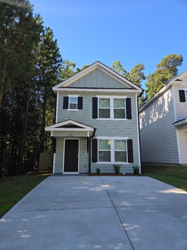Building Photo - 178 Village Run