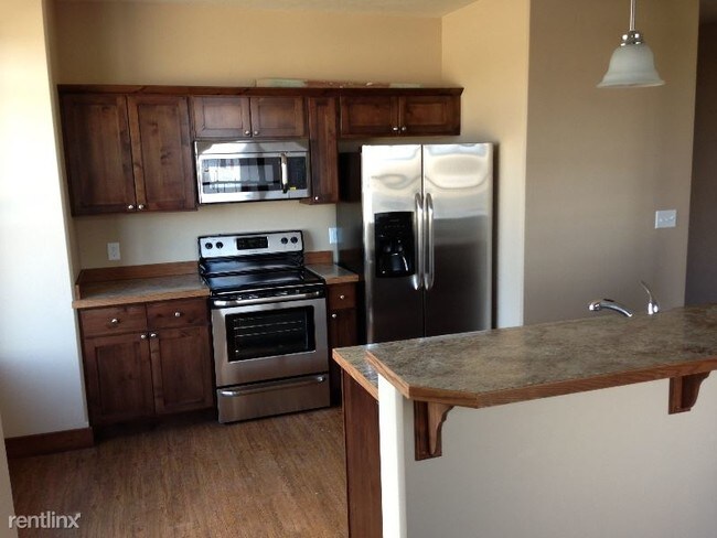 Building Photo - 2 br, 1 bath Condo - 2892 Overlook Blvd