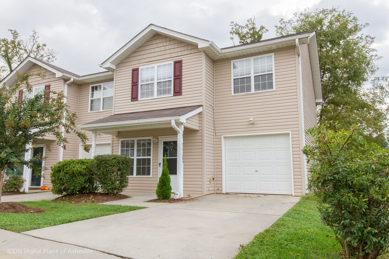 End Unit Townhouse - 88 Farington Cir