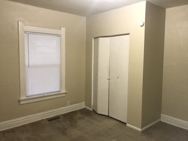 Foto del edificio - 2341 Caledonia