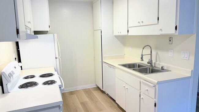 Foto del edificio - 1327 Webster St