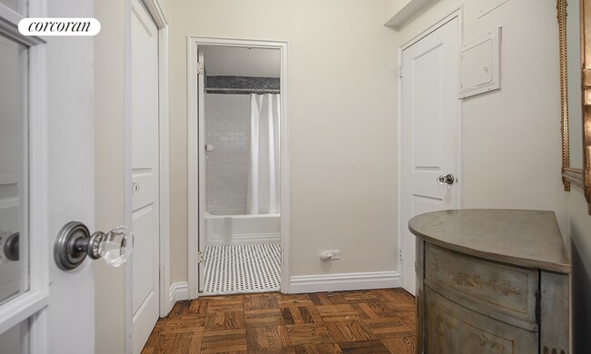 Foto del edificio - 215 E 79th St
