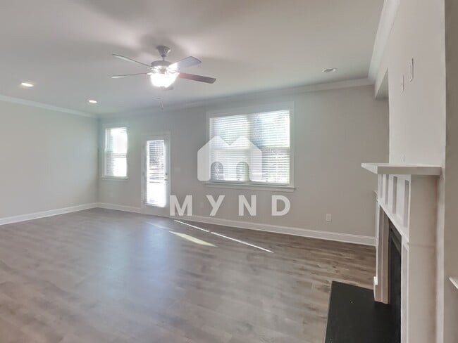 Building Photo - 3570 Faulkner St