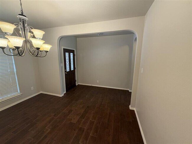 Foto del edificio - Large 4 bedroom / 2.5 bathroom home in Alamo Ranch