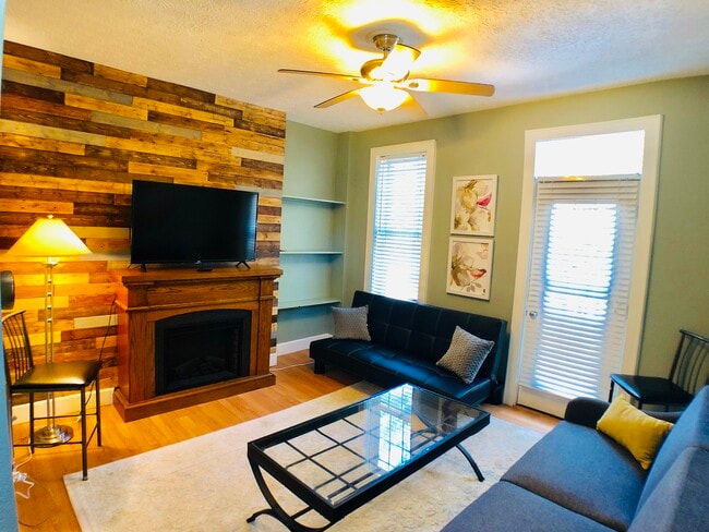 Building Photo - 1256 Dennison Ave