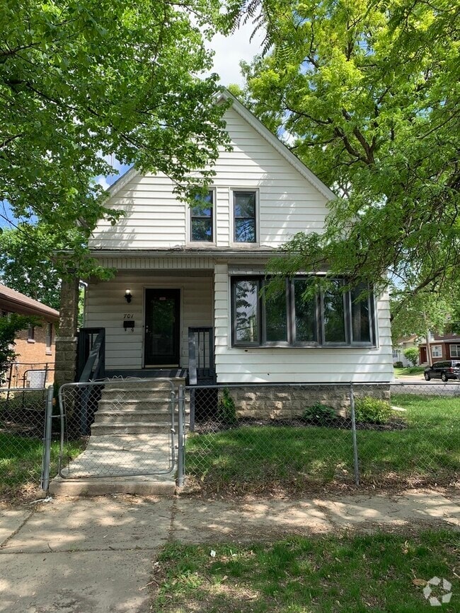 Building Photo - 701 W Marion St