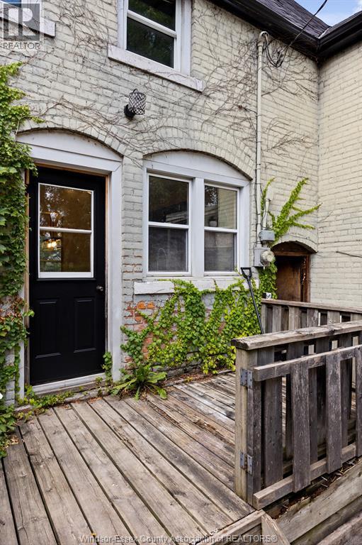 Building Photo - 2123 Ontario St