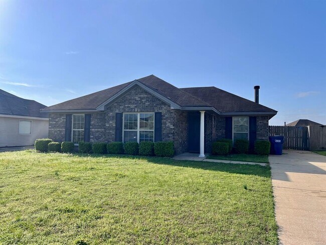 Foto del edificio - 537 Cotton Lakes Blvd