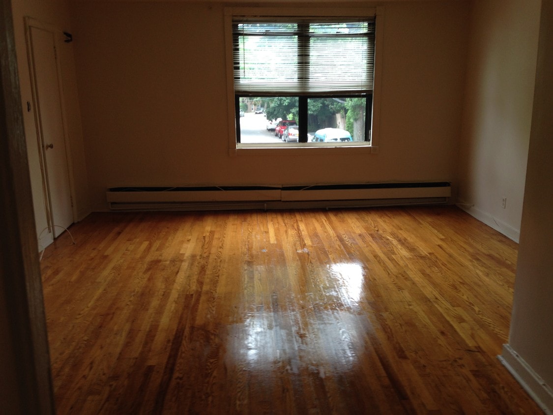 Primary Photo - 22 Westervelt Ave