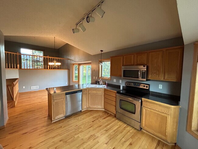 Foto del edificio - 345 Blue Spruce Ln
