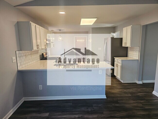 Foto del edificio - 2853 Da Vinci Blvd