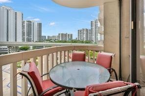 Foto principal - 19851 Turnberry Way, Aventura, FL 33180 - ...