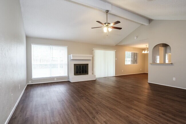 Foto del edificio - 4302 Shalom Creek Ln