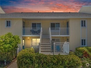 Building Photo - 5571 NE Gulfstream Way