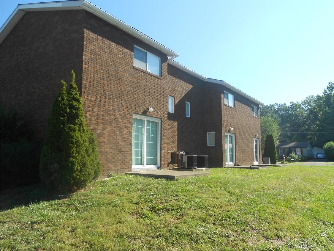 14 Pine St Unit 4C, The Plains, OH 45780 Apartment for Rent in The