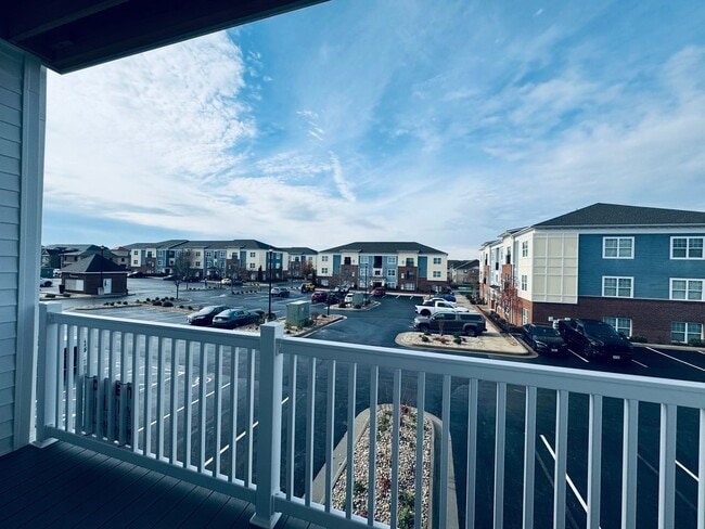 Foto del edificio - THE CROWN AT CORNERSTONE - EXTRA LARGE UNIT