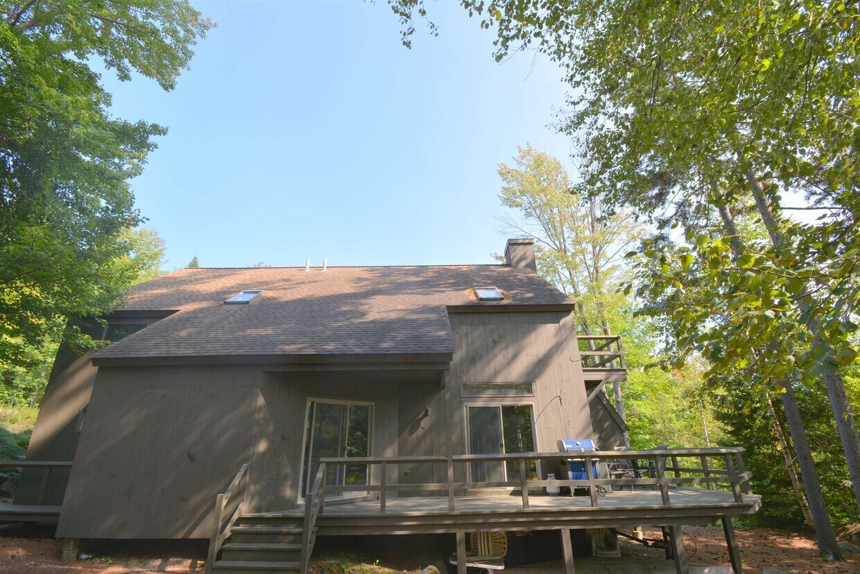 Primary Photo - 647 Marmot Ln