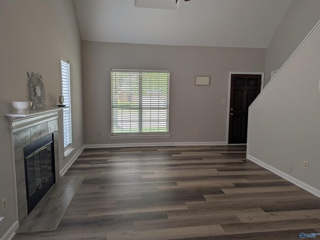 Foto del edificio - 2504 Weatherstone Rd SE