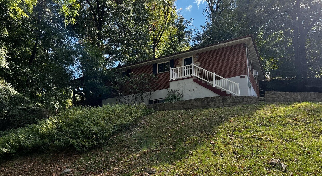 Primary Photo - 407 South St