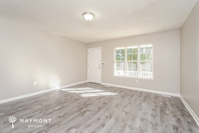 Building Photo - 1350 Woodruff Glen Dr