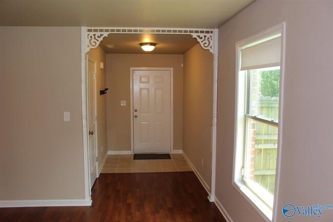 Foto del edificio - 2438 Belltown Dr SW