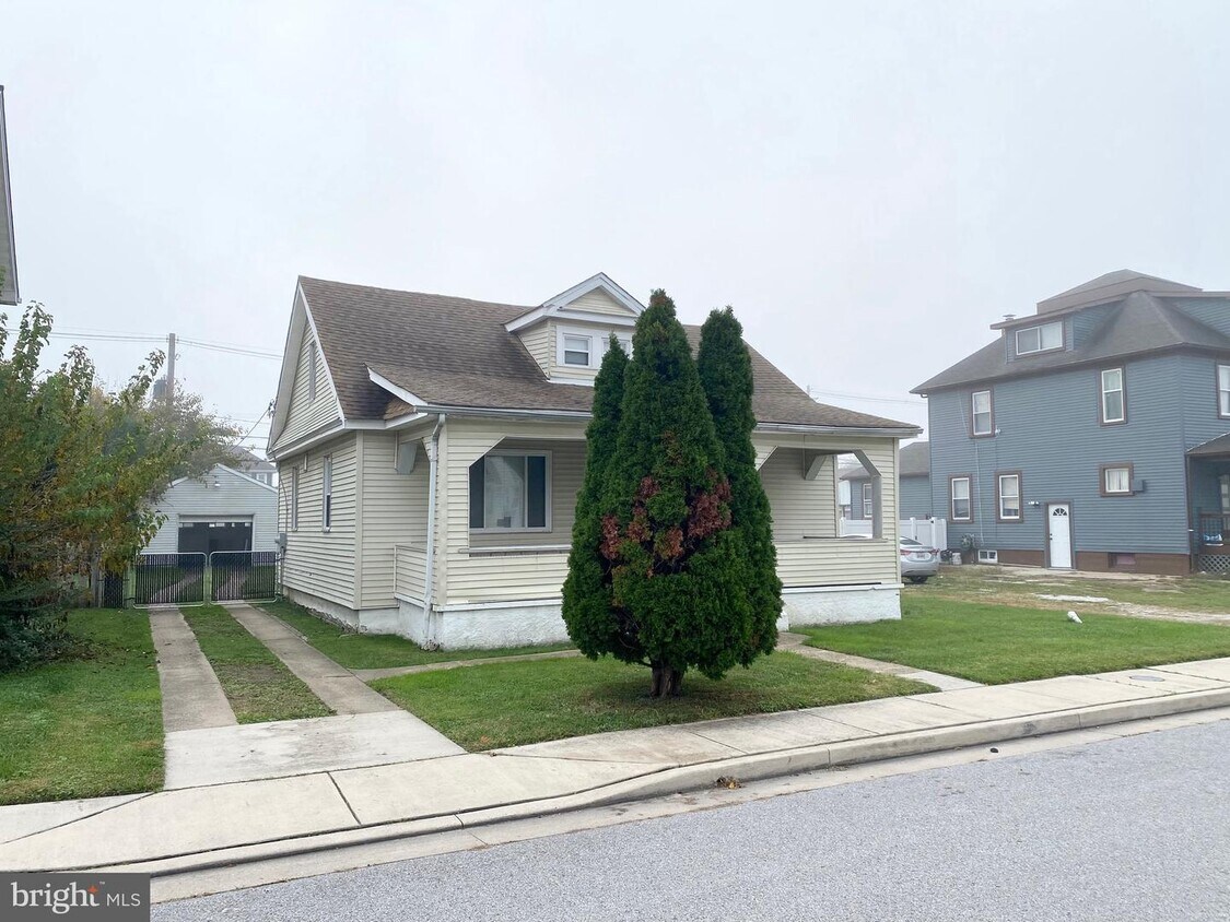 Primary Photo - 523 Dorsey Ave