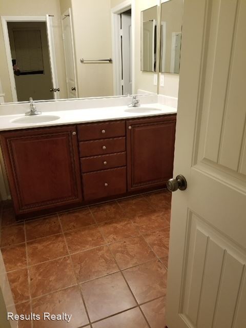 Foto del edificio - 3 br, 2.5 bath House - 10172 Hollis Mountain