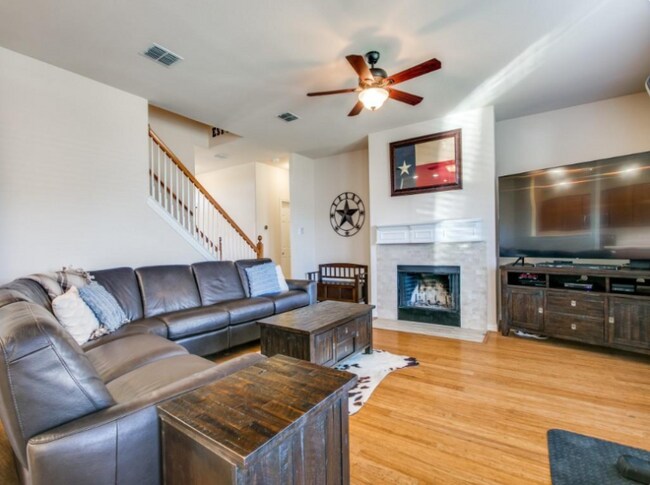Building Photo - 6105 Saddleback Dr