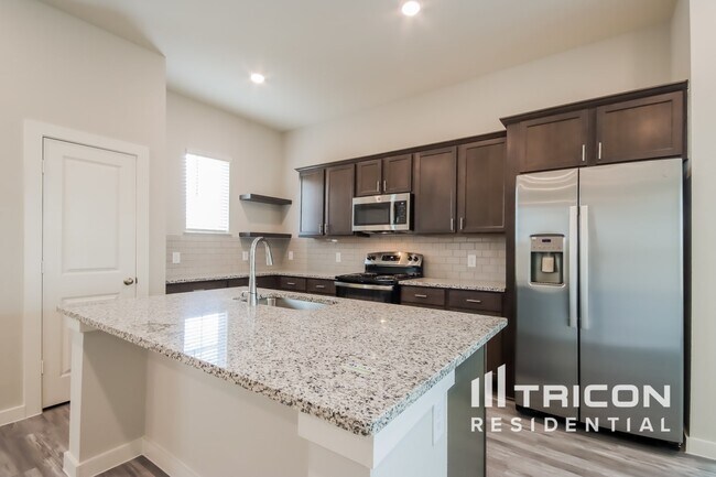 Building Photo - 9835 Willow Creek Commerce Dr 223 Tomball TX