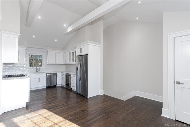 Building Photo - 36 Poe Ct
