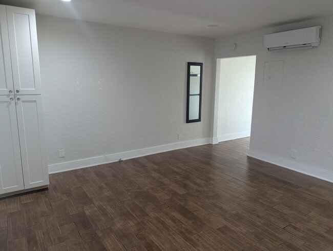 Photo - 3221 NE 9th St Apartment