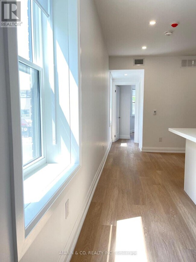 Photo du bâtiment - 79-79 Cedarvale Ave