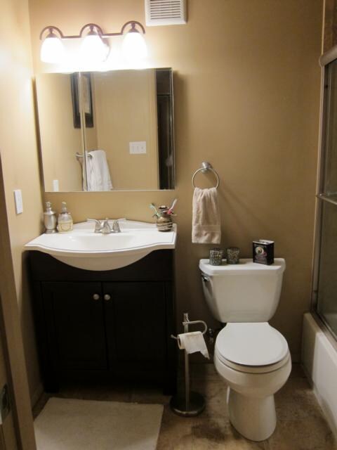 Bathroom - 870 N 28th St