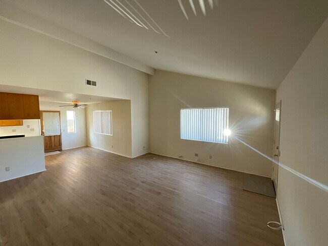 Foto del edificio - 8641 Moody St