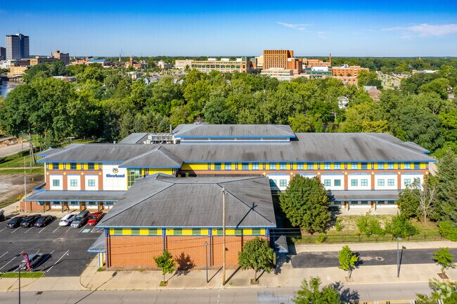 Building Photo - 701 Niles